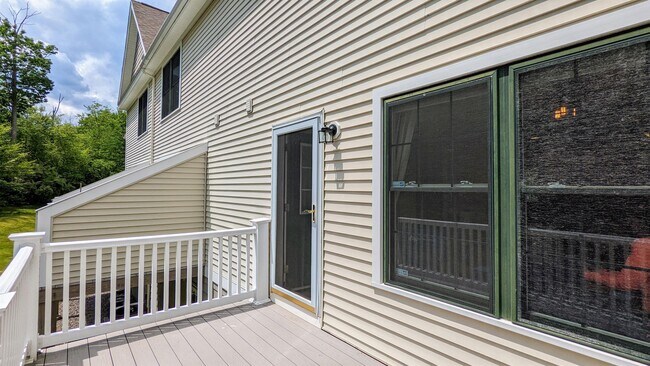 Building Photo - 4 Village Dr