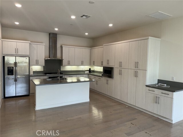 Foto del edificio - 233 Radial