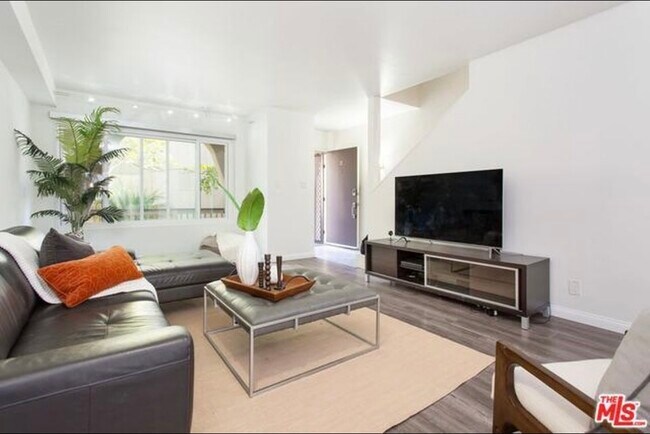 Foto del edificio - 8025 Redlands St