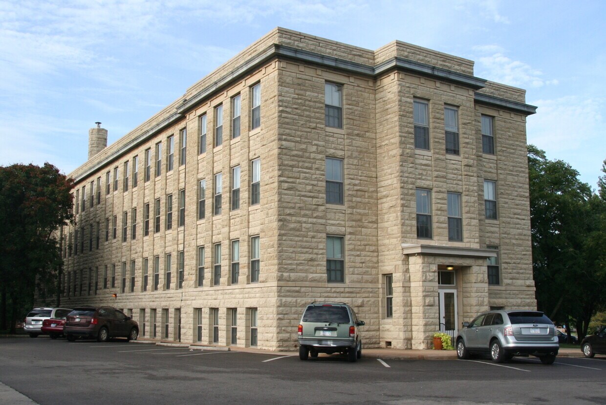 Building Photo - 1415 E 6th Ave