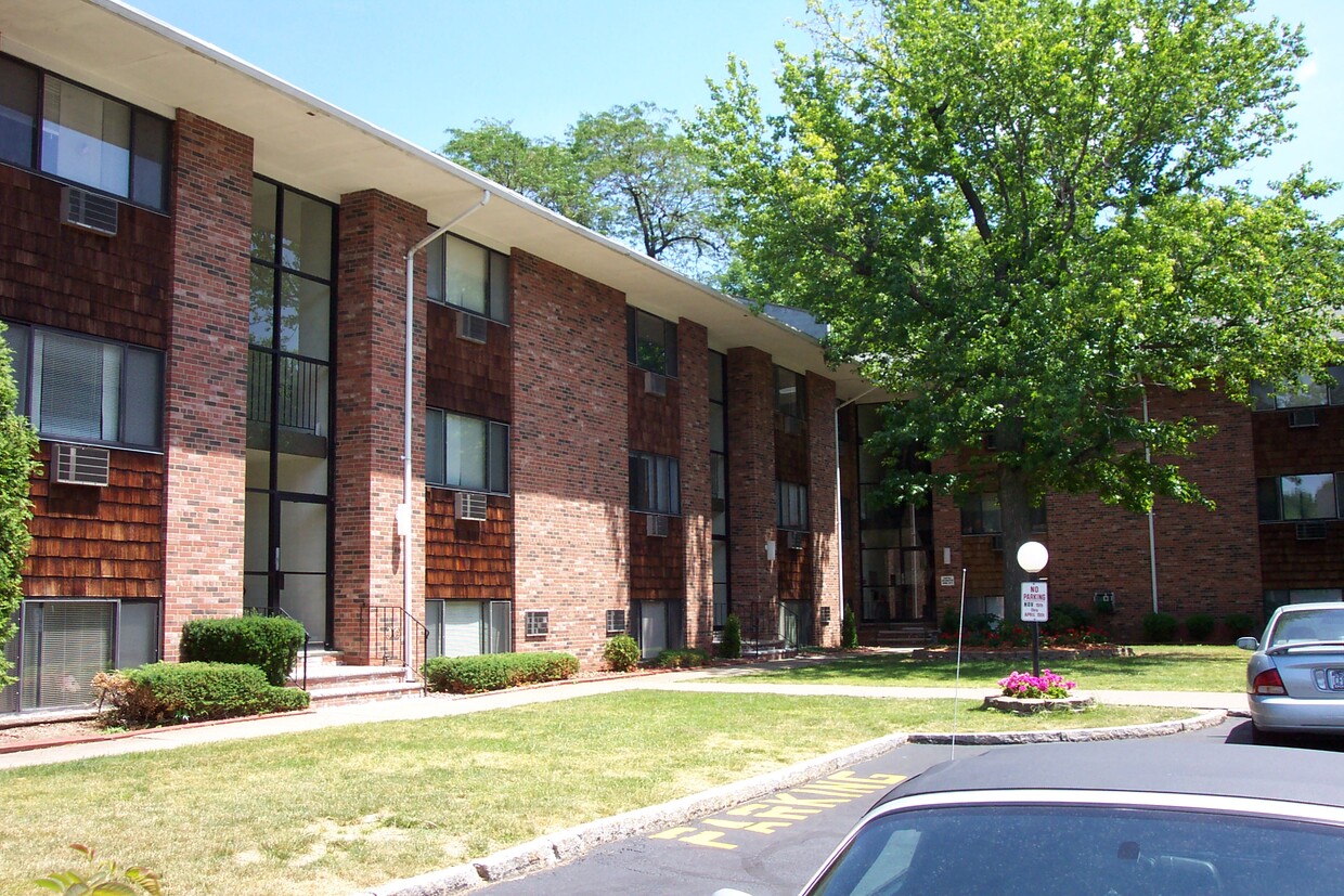 Primary Photo - 608 Park Ave