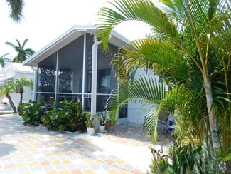 Building Photo - 16300 Pine Ridge Rd