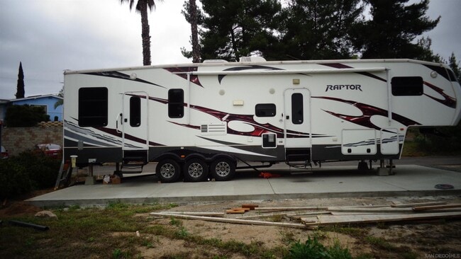 Building Photo - 28560 Lilac Rd