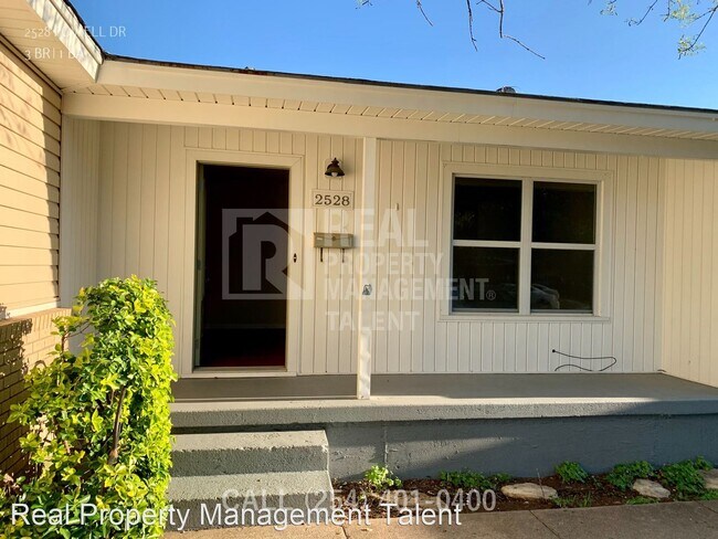 Building Photo - 3 br, 1 bath House - 2528 Powell Dr