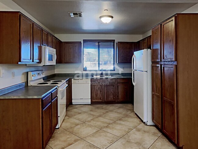 Building Photo - 7508 S 37th Ln