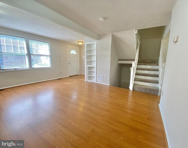 Foto del edificio - 6212 Hillside Rd