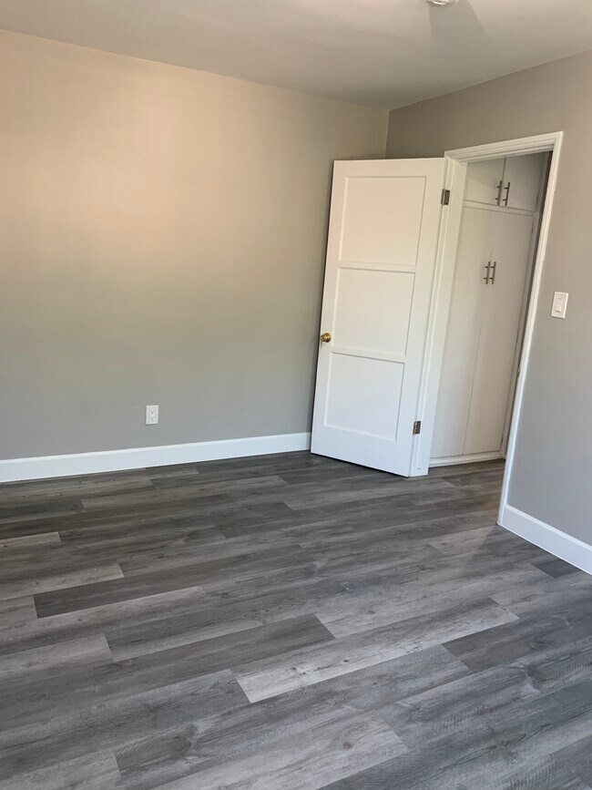Bedroom - 1483 1/2 Allison Ave