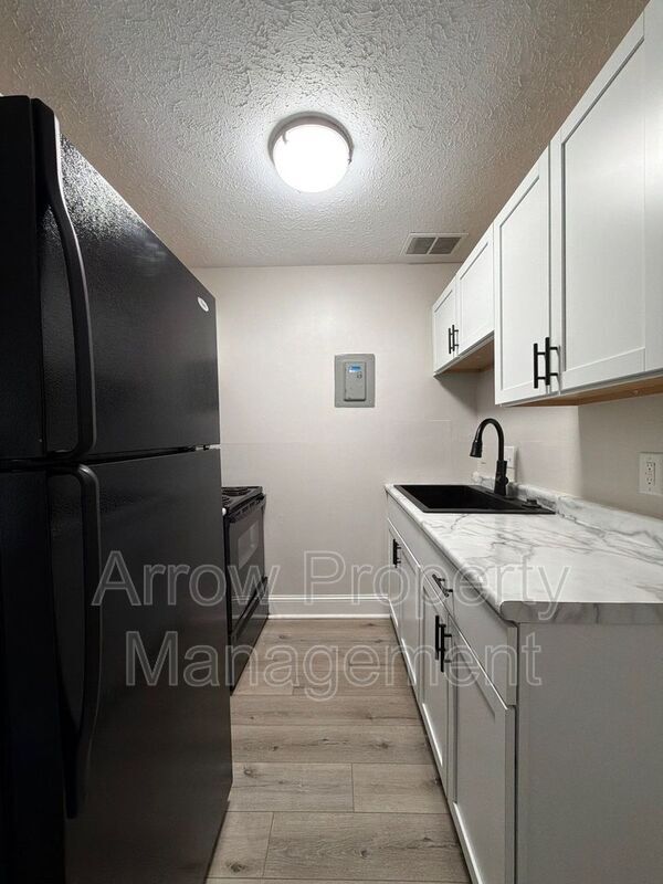 Building Photo - 1215 E Street-1