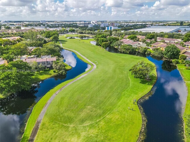 Foto del edificio - Costa Del Sol Boulevard, Doral, FL 33178 - 3 BR 3 BA townhouse