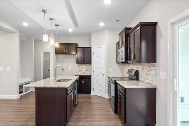 Building Photo - 2417 Bucklin Dr