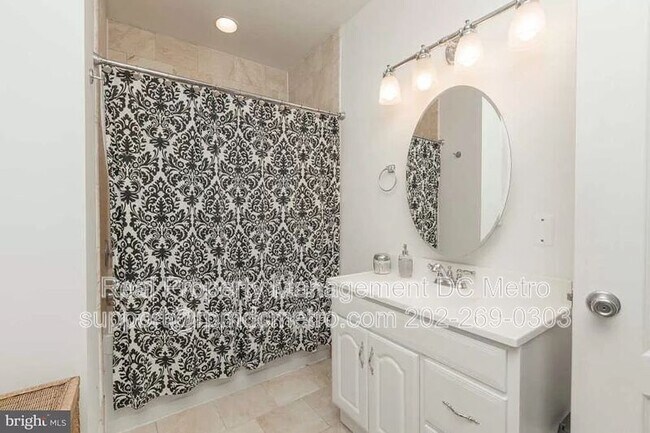 Foto del edificio - 615 8th St NE