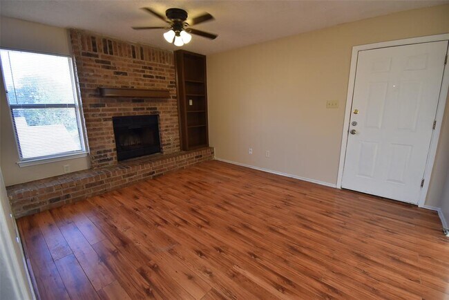 Building Photo - 1806 Rawhide Loop