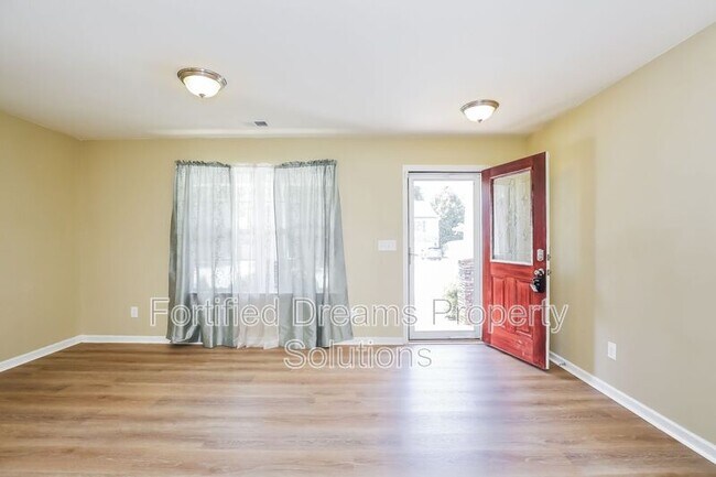 Building Photo - 1745 Klompen Rd