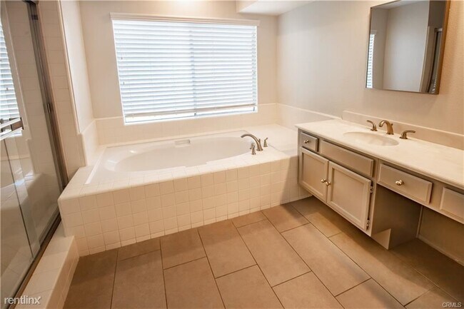 Building Photo - 3 br, 3 bath House - 38 Saint Michael