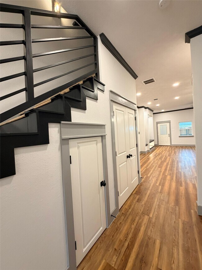 Foto del edificio - 1002 Natchez Ave