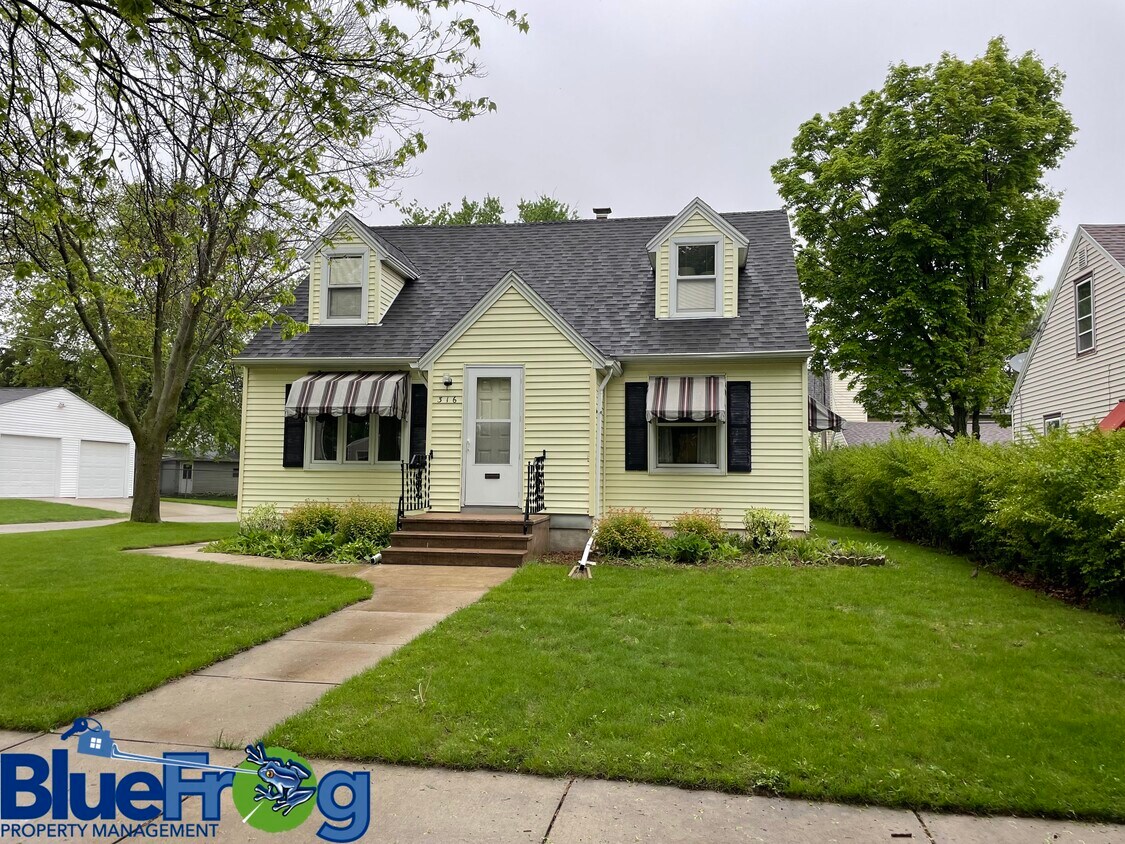 Foto principal - 316 E 3rd St