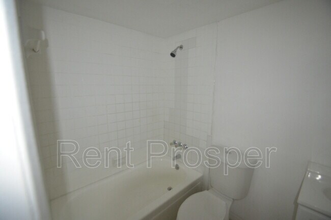 Foto del edificio - 2773 L B McLeod Rd