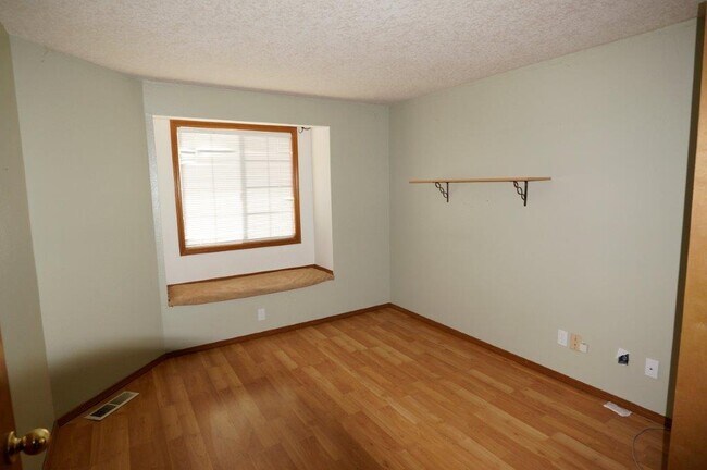 Oficina o dormitorio en la planta principal - 7158 Southwest 161st Terrace