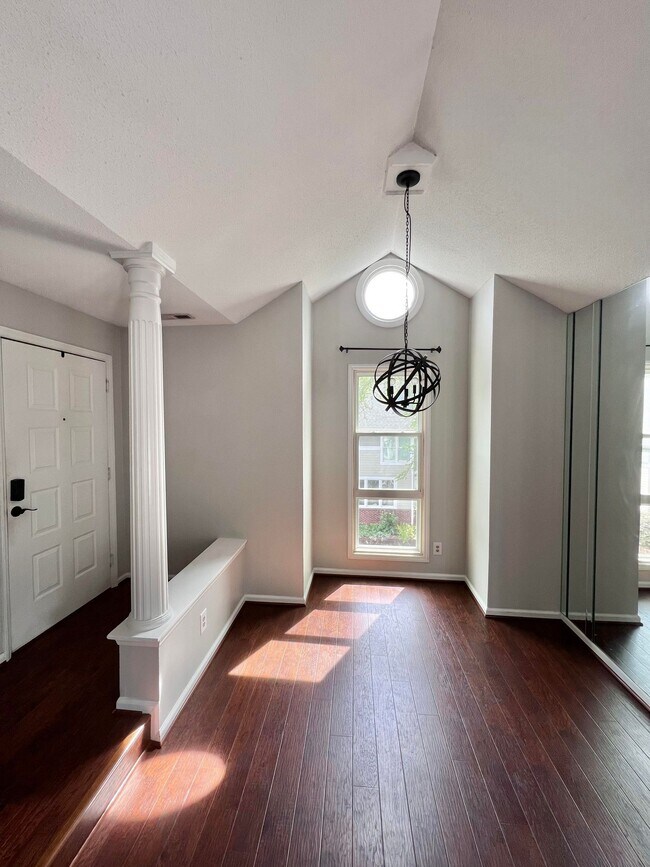 1021 Brighthurst Dr Unit 306