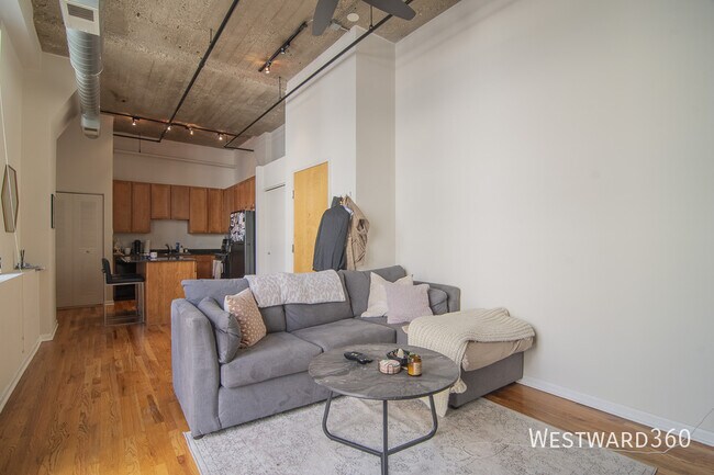 Photo - 758 N Larrabee St Apartment