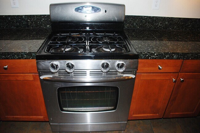 Building Photo - Newly Updated Single Story 4 BR + Office, 2.5 Bath and 3 Car