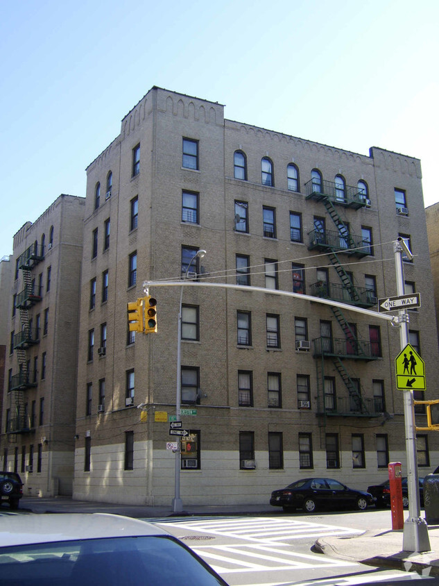 Primary Photo - 150 E 182nd St