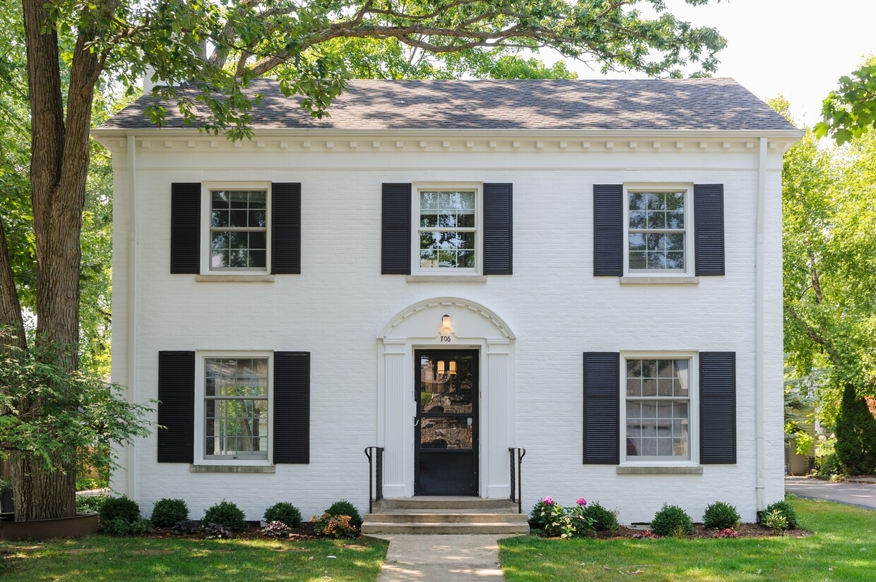 Primary Photo - 706 Juniper Rd