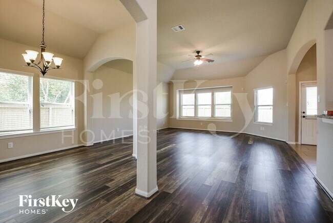 Foto del edificio - 29326 Buffalograss Ct