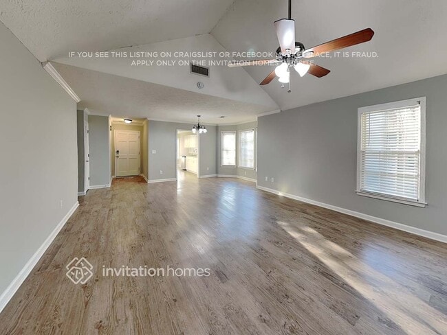 Building Photo - 450 Leigh Kay Dr