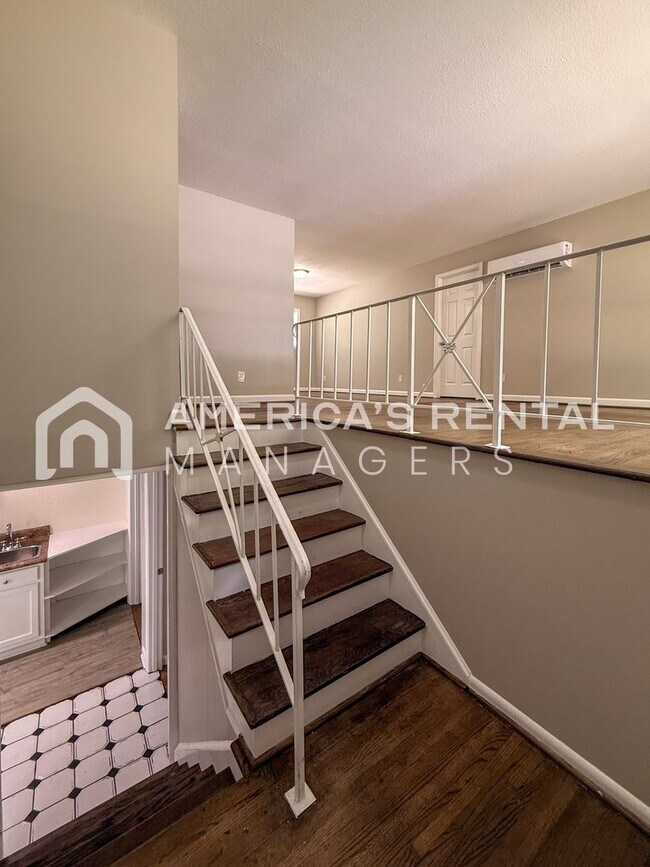 Building Photo - HALF OFF DEPOSIT! SPECIAL!! Home for Rent ...