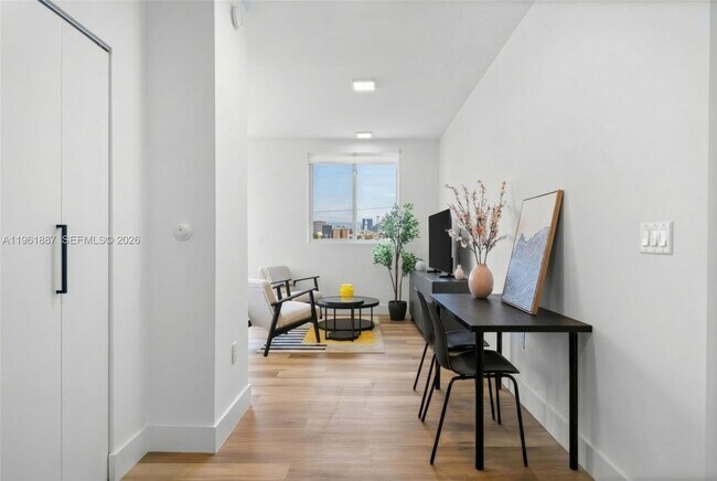 Foto del edificio - 650 SW 1st St