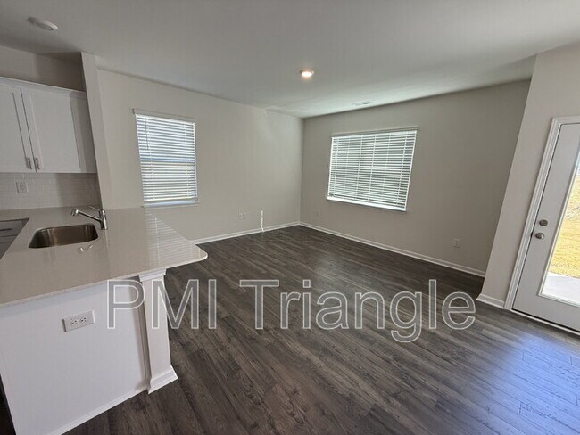 Foto del edificio - 434 Belgian Red Wy