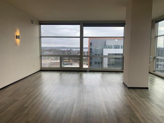 Living room-View 1 - Galaxie High Rise Apartments