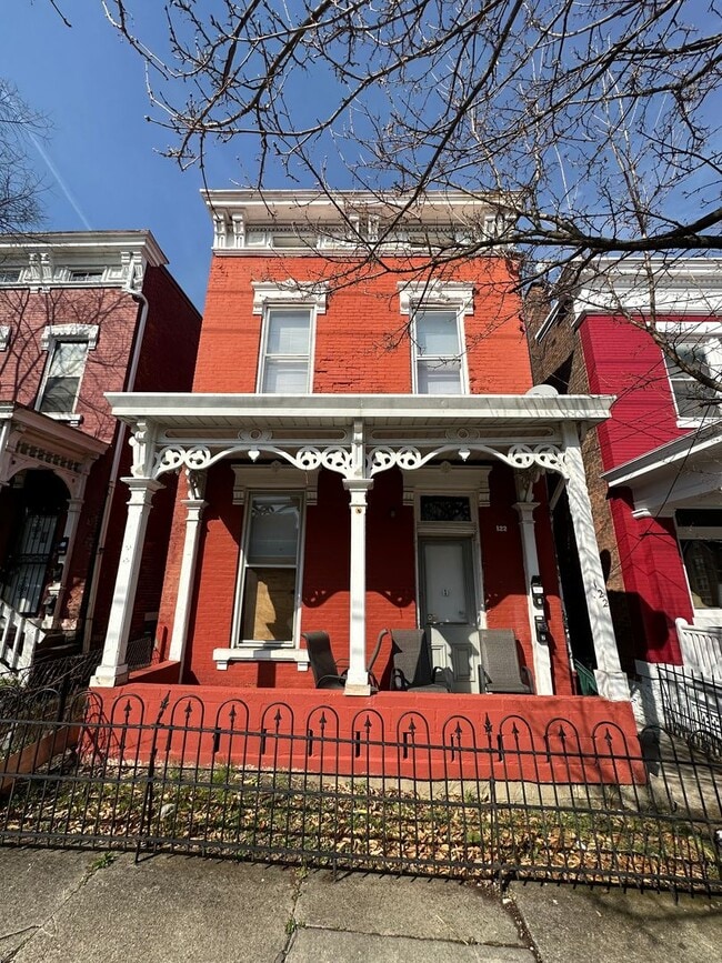 Photo - 122 E University Ave Apartment