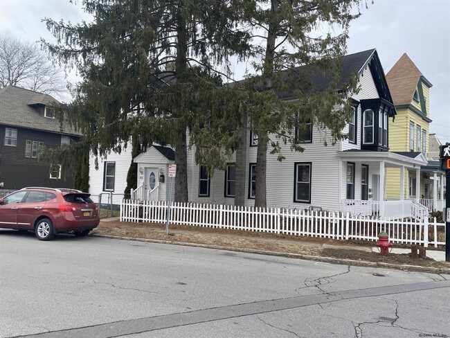 Building Photo - 83 MAPLE Av