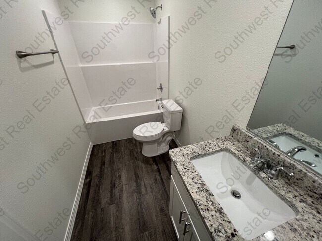 Foto del edificio - 2125 Bobwhite Ct