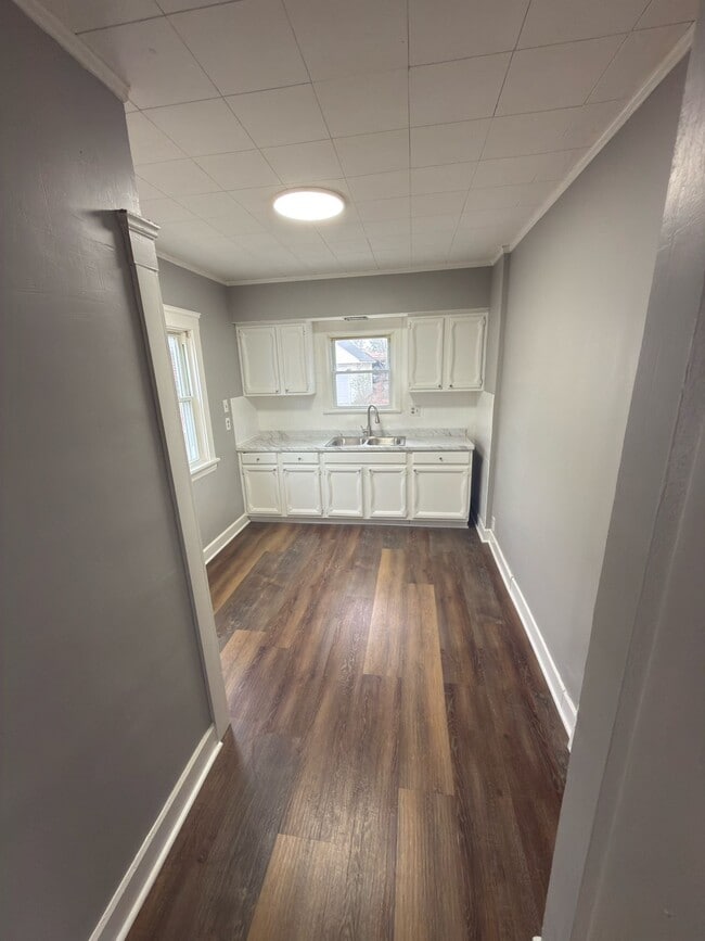 Photo - 65 E Grace St House