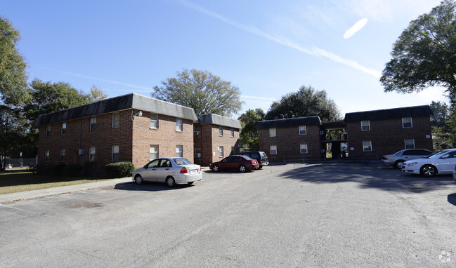 Building Photo - Huron-Sophia Apartments