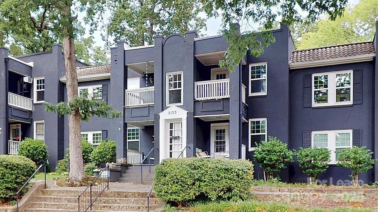 Foto principal - 2131 Kirkwood Ave