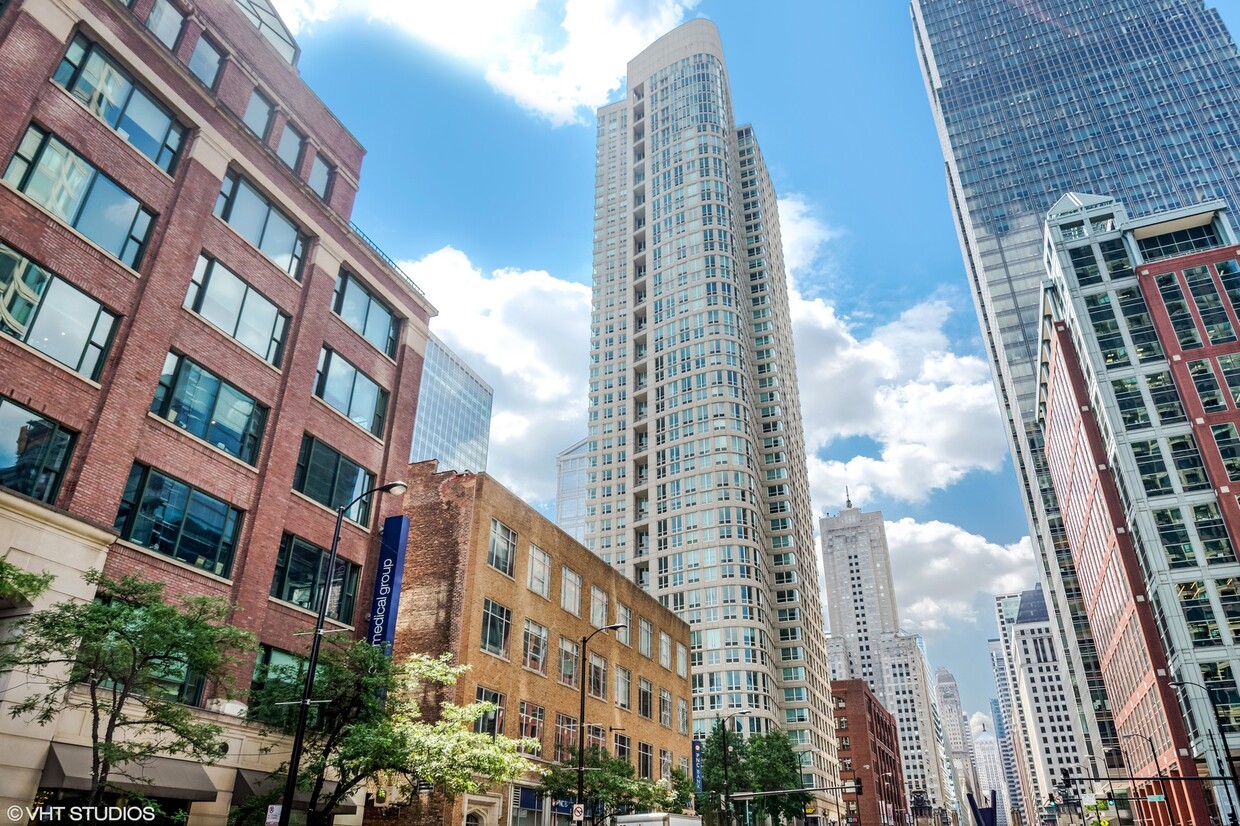 Primary Photo - 345 N LaSalle St