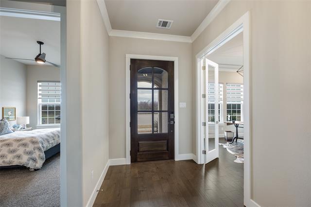 Building Photo - 350 Pearland Dr