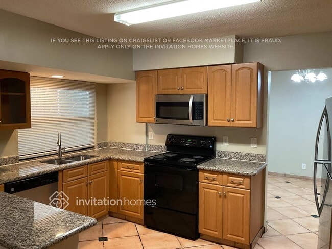 Foto del edificio - 4430 NW 106th Ave