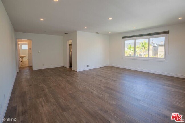 Foto del edificio - 9588 W Olympic Blvd