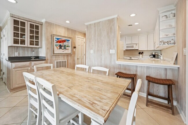 Building Photo - 275 Debordieu Blvd