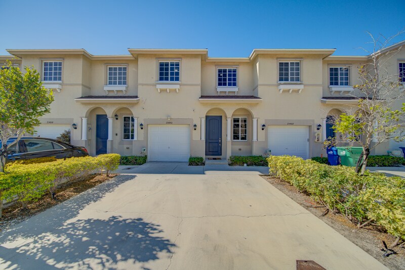21486 NW 14th Ct, Miami Gardens, FL 33169 Townhome Rentals in Miami