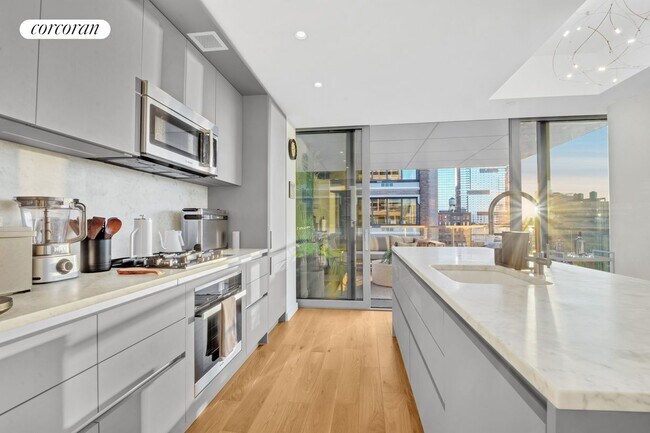 Foto del edificio - 547 W 47th St