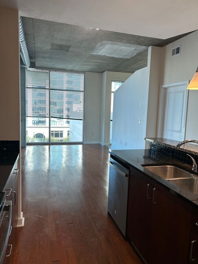 Photo - Gorgeous 1 Bed 1 Bath Condo in Buckhead!