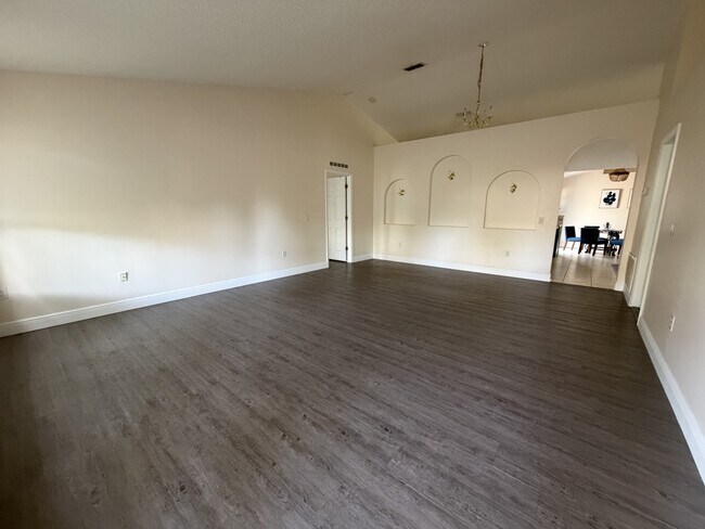 Building Photo - 2717 Orpha Ln