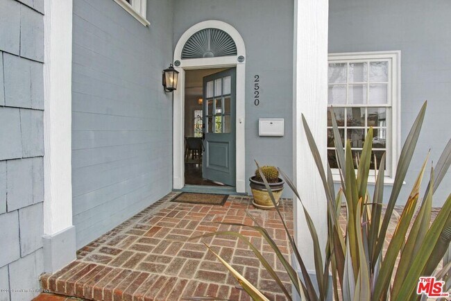 Building Photo - 2520 7th Ave