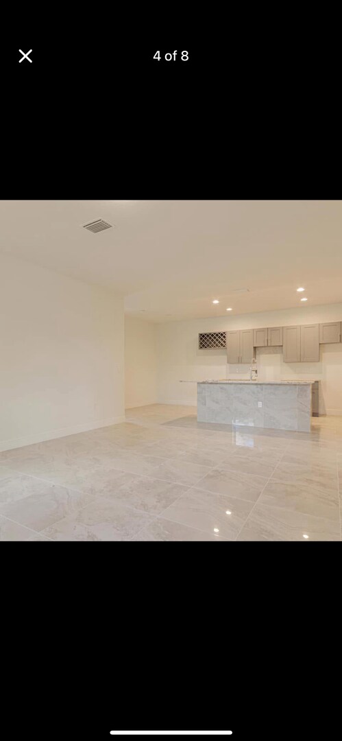 Foto del edificio - 5244 30th St SW